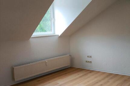 Bad Frankenhausen 4Zimmer-Dachwohnung zentral Lage-Warmmiete 800€ zimmer