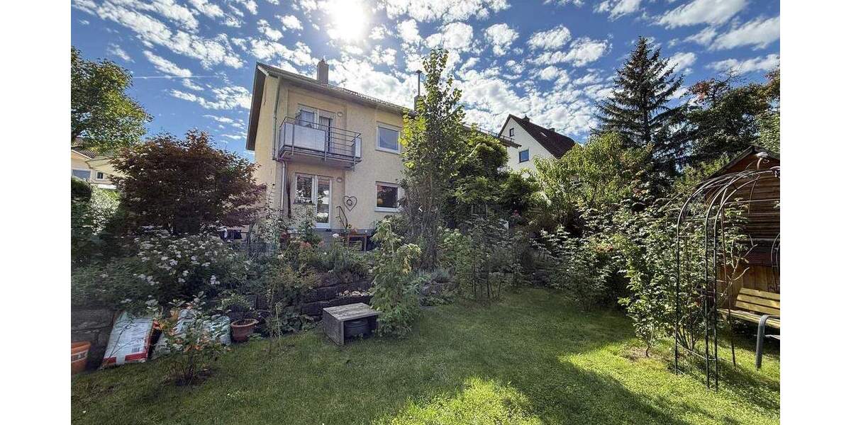 Charmante Doppelhaushälfte in Pfullingen - modernisiert & einzugsbereit 4 zimmer