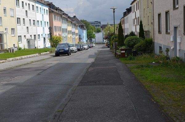 4- Familienhaus mit großem Garten, kleiner Garage und Stellplatz in Lüdenscheid-Buckesfeld... zimmer