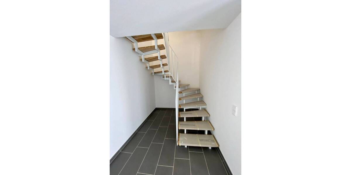 Einziehen und Wohlfühlen! Haushälfte mit Fußbodenheizung, Garage und Garten zu verkaufen! 4 zimmer