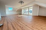 Dachgeschoßwohnung Rüsselsheim am Main - 4 Zimmer, 105 m&sup2;, 1.500&euro; | Angebot:26407527