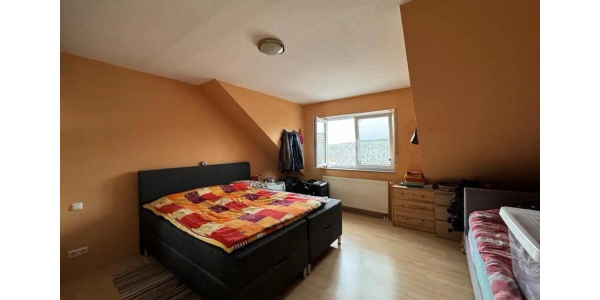 Dachgeschoßwohnung Gau-Bickelheim Bickelheim - 5 Zimmer, 125 m&sup2;, 250.000&euro; | Angebot:25989661