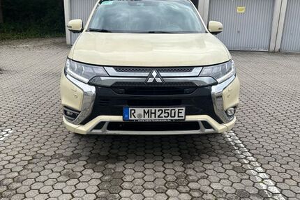 Mitsubishi Plug-in Hybrid Outlander 438.963 km 8.500 &euro; Regensburg 93057