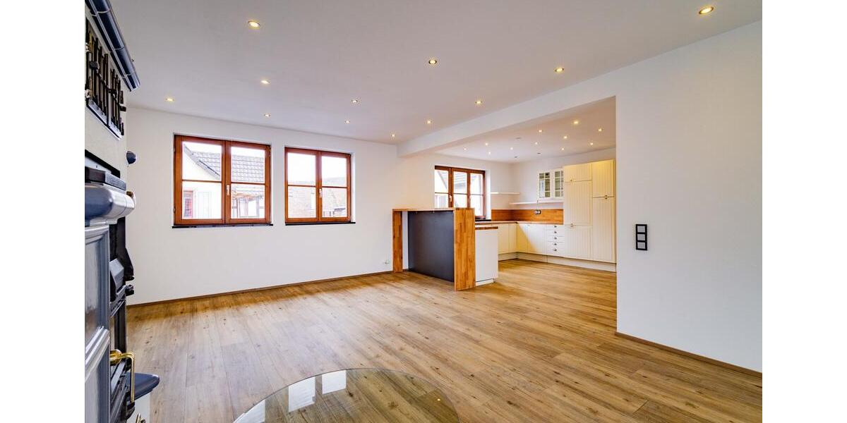 SOFORTBEZUG – 4-Zimmer-Wohnung mit 140 m² und Kachelofen 4 zimmer