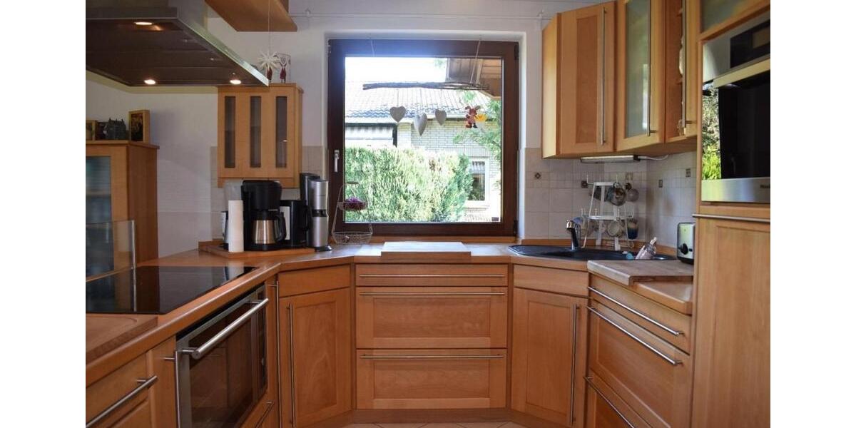 Einfamilienhaus Neu Wulmstorf - 9 Zimmer, 214 m&sup2;, 2.350&euro; | Angebot:25181981