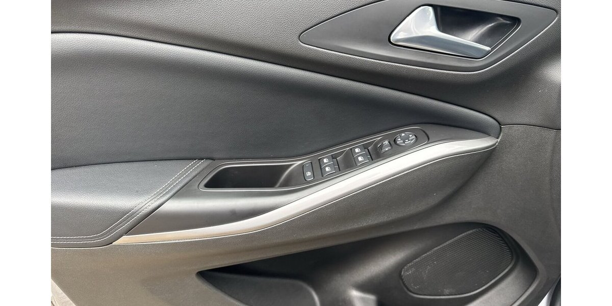 Opel Grandland Ultimate *ACC/Navi/19Zoll Alu/LED/el.Hec 35.065 km 24.790 &euro; Bamberg 96052