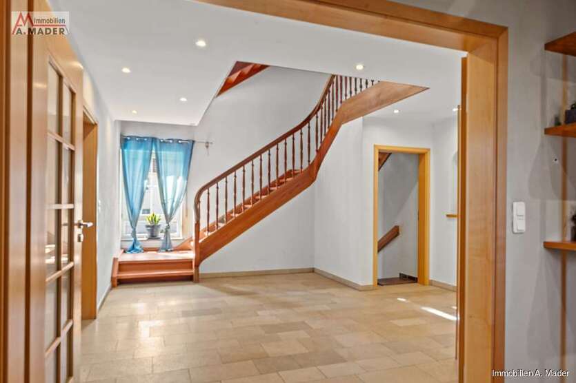 Haus zum Kaufen in Wertingen Rischgau 675.000 € 234 m²
