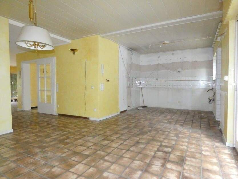 Großzügige Doppelhaushälfte mit XXL-Garage in exponierter Wohnlage von Hösel !! 5 zimmer