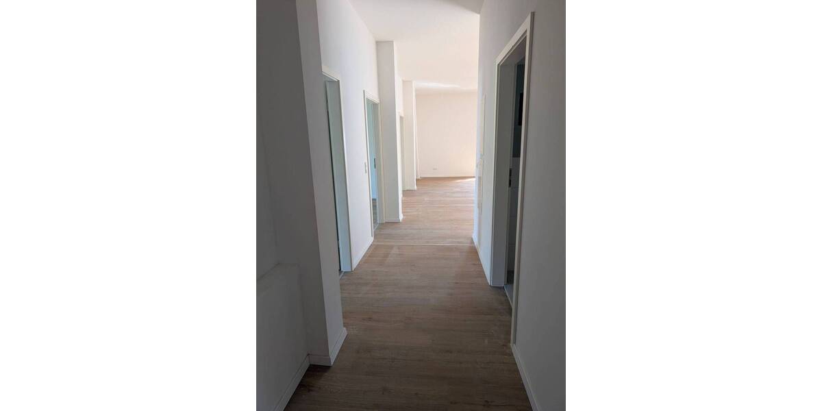 Etagenwohnung Leipzig Seehausen - 4 Zimmer, 105 m&sup2;, 1.300&euro; | Angebot:26766732