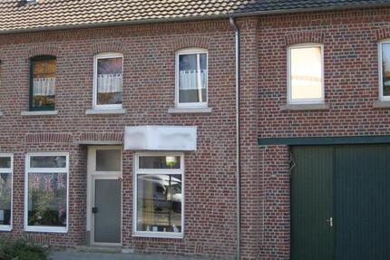 Geschäfts Mehrfamilienhaus in Jüchen, Zentrum zu verkaufen 22 zimmer