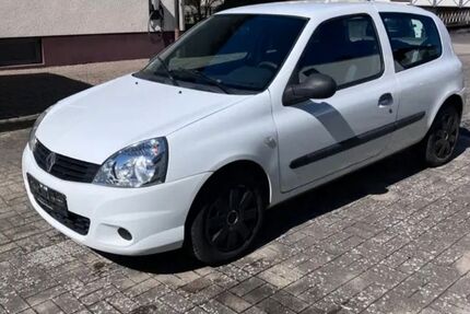 Renault Clio 166.000 km 2.350 &euro; Dortmund 44145