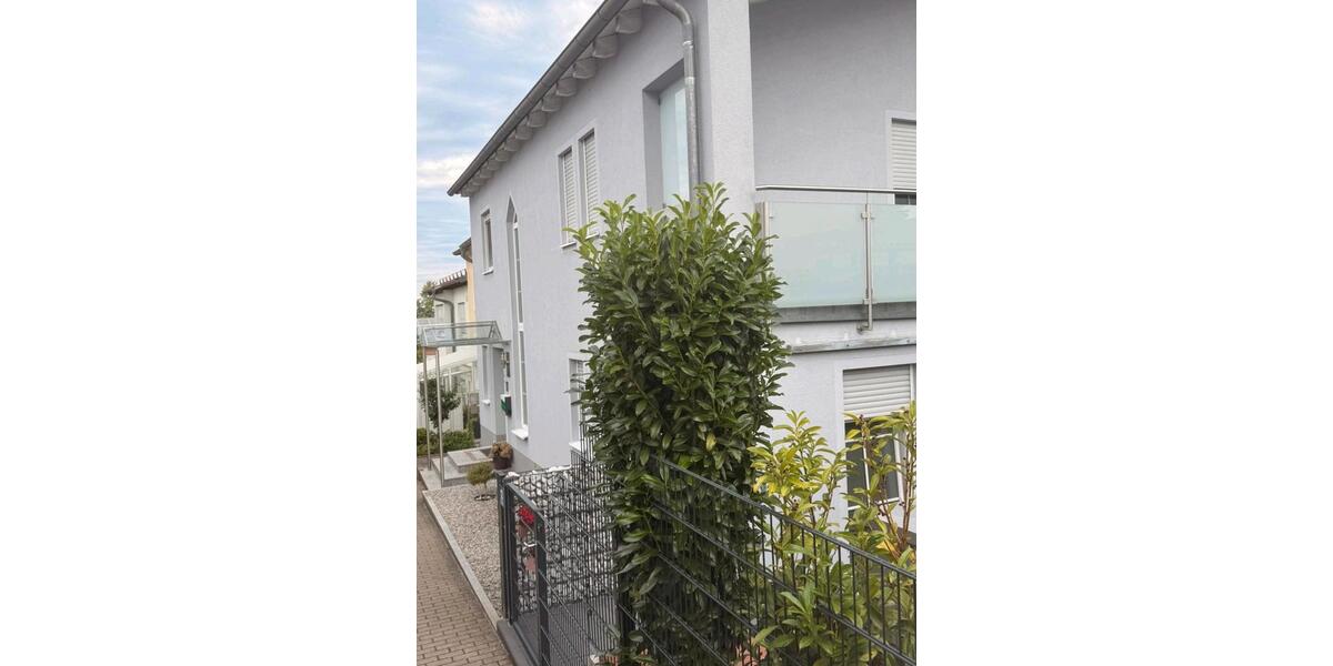 Reihenhaus Obertraubling - 7 Zimmer, 225 m&sup2;, 780.000&euro; | Angebot:27115188