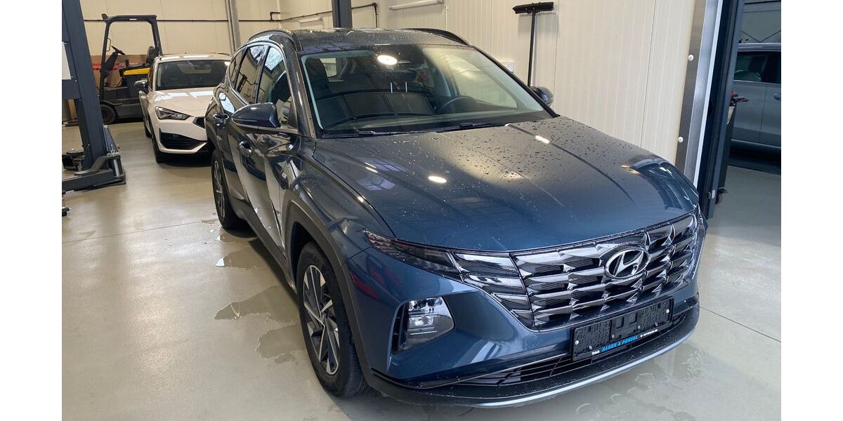 Hyundai TUCSON 14.690 km 30.990 &euro; Trieb 08239