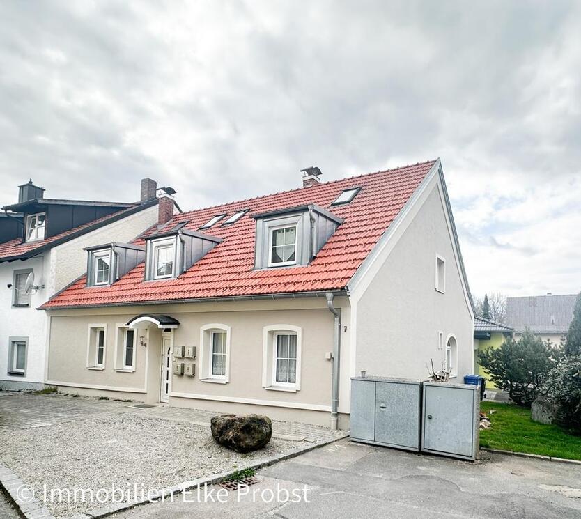 Gemütliche 2-Zimmer-Wohnung mit Galerie in Waldmünchen – frei ab 01.01.2026 zimmer