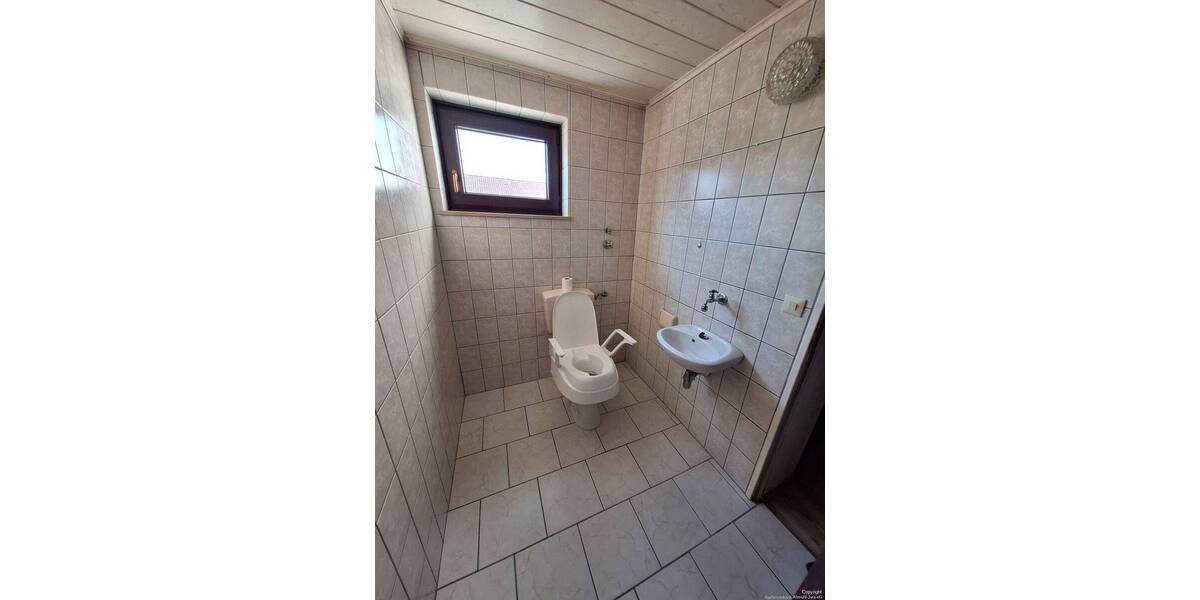 Einfamilienhaus Greding - 9 Zimmer, 211 m&sup2;, 547.000&euro; | Angebot:26658846