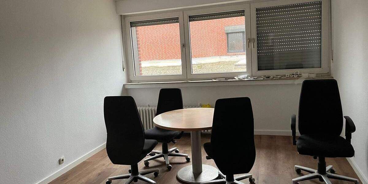 Große, lichtdurchflutete 4 - Zimmer Wohnung - 5 zimmer