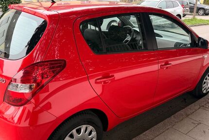 Hyundai i20 73.000 km 3.800 &euro; München 80935