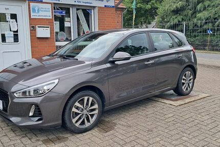 Hyundai i30 93.000 km 12.000 &euro; Voltlage bei Osnabrück 49599