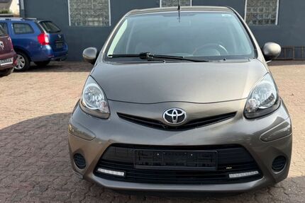 Toyota Aygo (X) 149.000 km 3.999 &euro; Trappenkamp 24610