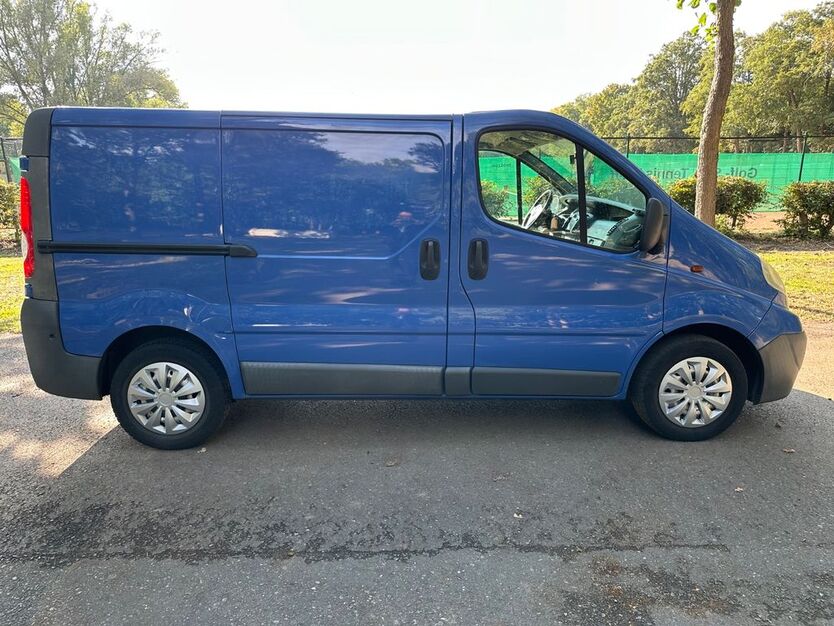 Opel Vivaro 188.300 km 4.199 € Bremen 28329
