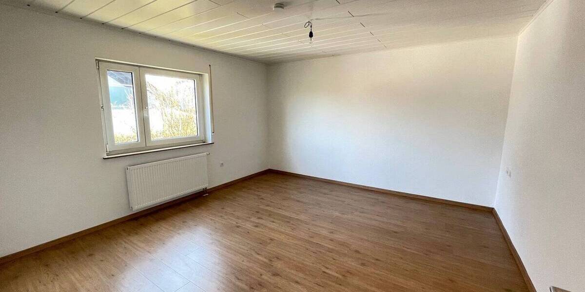 Einfamilienhaus Langenzenn - 6 Zimmer, 130 m&sup2;, 1.495&euro; | Angebot:25984081