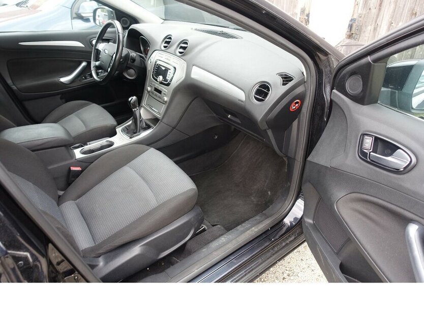 Mondeo Ambiente AHK abnehmbar Sony Sitzheizung