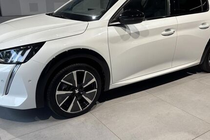 Peugeot 208 43.741 km 16.320 € Augsburg 86179