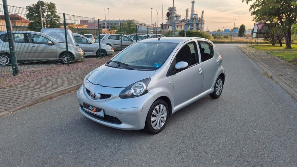 Toyota Aygo (X) 133.900 km 2.790 € Bitterfeld-Wolfen, OT Bitterfeld 06749