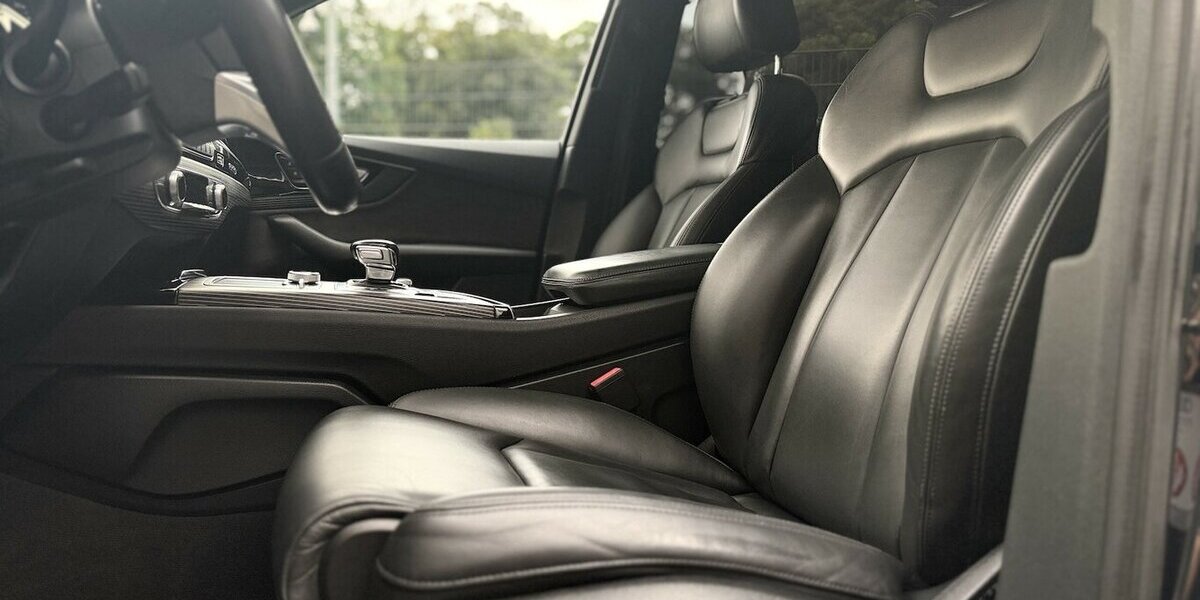 Audi Q7 3.0 TDI e-tron quattro / Panorama / Kamera 179.000 km 30.900 € Mönchengladbach 41066