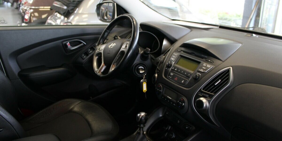 Hyundai ix35 2.0 CRDi 4WD 142.949 km 9.980 &euro; Euskirchen 53881