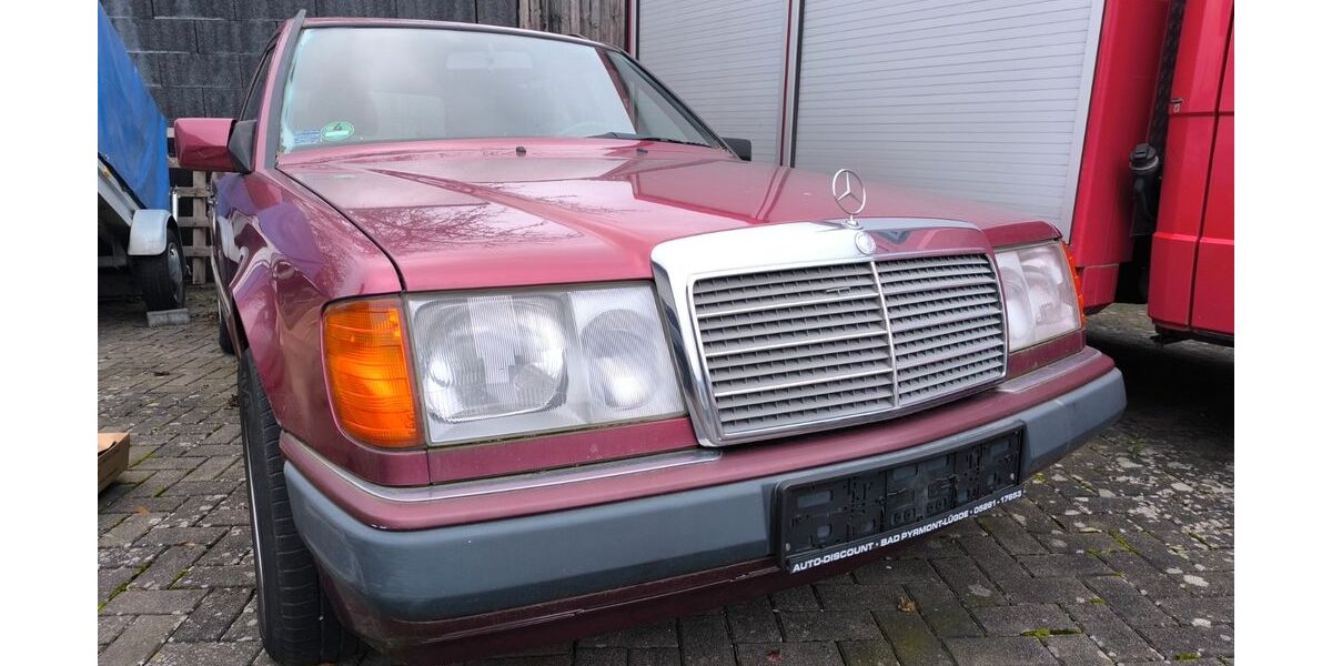 Mercedes-Benz 230 220.000 km 2.400 &euro; Lügde 32676