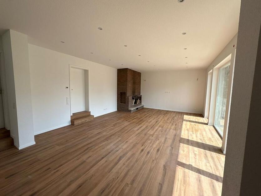 Kernsanierte 5-Zimmer Wohnung