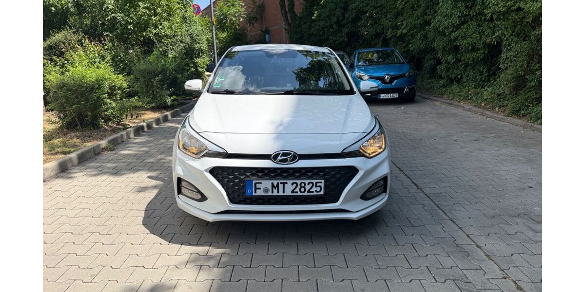 Hyundai i20 112.000 km 8.700 &euro; Frankfurt am Main 60326