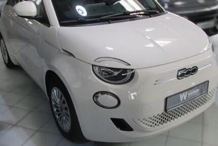Fiat 500e 30.619 km 17.900 &euro; Hamburg 22525