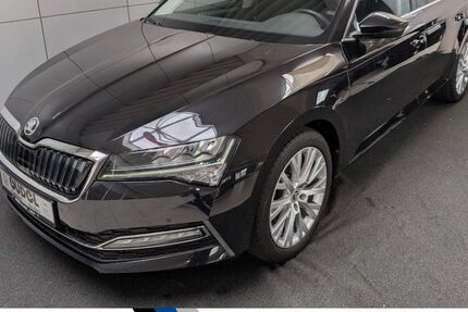 Skoda Superb 81.999 km 21.880 € Raesfeld 46348