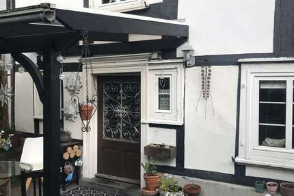 Haus zum Kaufen in Gummersbach 149.000 € 149 m² 6 zimmer