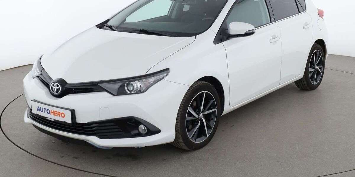 Toyota Auris 71.221 km 13.560 &euro; Essen 45141