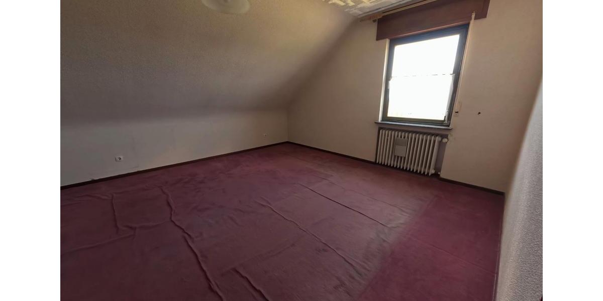 Einfamilienhaus Dillingen (Saar) - 6.5 Zimmer, 141 m&sup2;, 269.000&euro; | Angebot:27102519