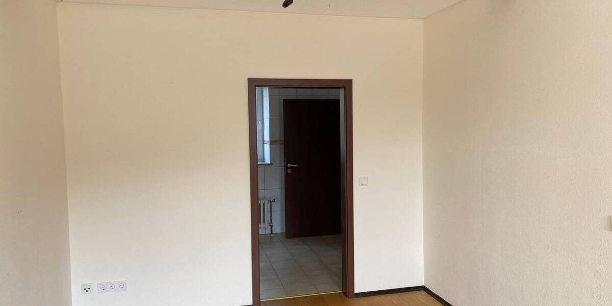 Etagenwohnung Irrhausen - 2 Zimmer, 65 m&sup2;, 600&euro; | Angebot:26449888
