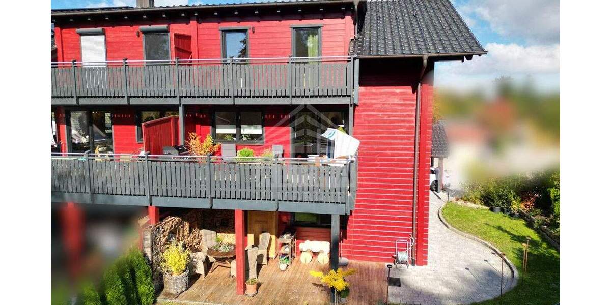 *VERKAUFT* Modernes Blockhaus-Idyllisch gelegene Doppelhaushälfte mit Büroräumen & Traumgarten 6 zimmer