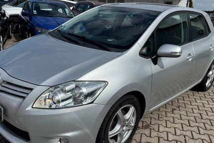 Toyota Auris 108.000 km 5.890 &euro; Butzbach 35510