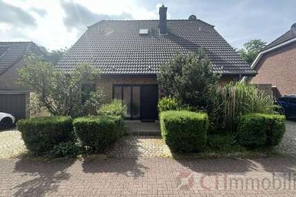 Haus zum Kaufen in Duisburg Neumühl 699.000 € 176.99 m²