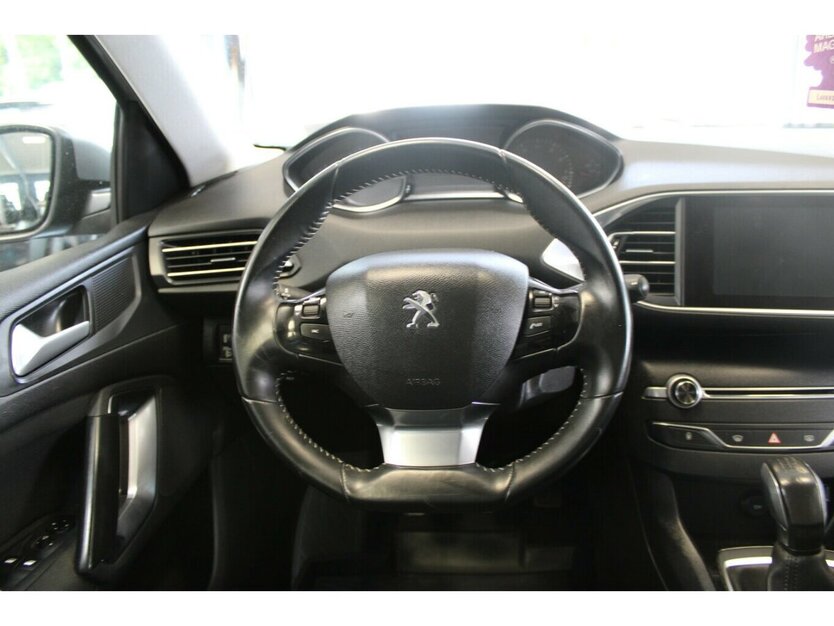 Peugeot 308 1.2 PureTech 110 Active - AHK - 71.312 km 9.980 € Euskirchen 53881