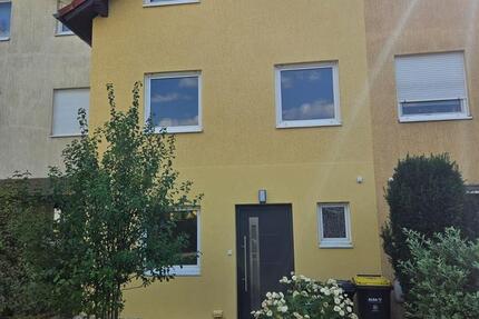 Neu renoviertes Reihenhaus in Großsteinberg