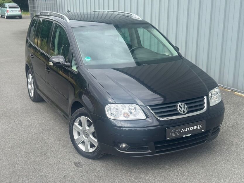 VW Touran 266.932 km 2.999 € Rheda-Wiedenbrück 33378