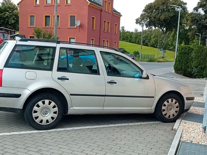 VW Golf 203.336 km 3.000 € Schwarzenberg 08340