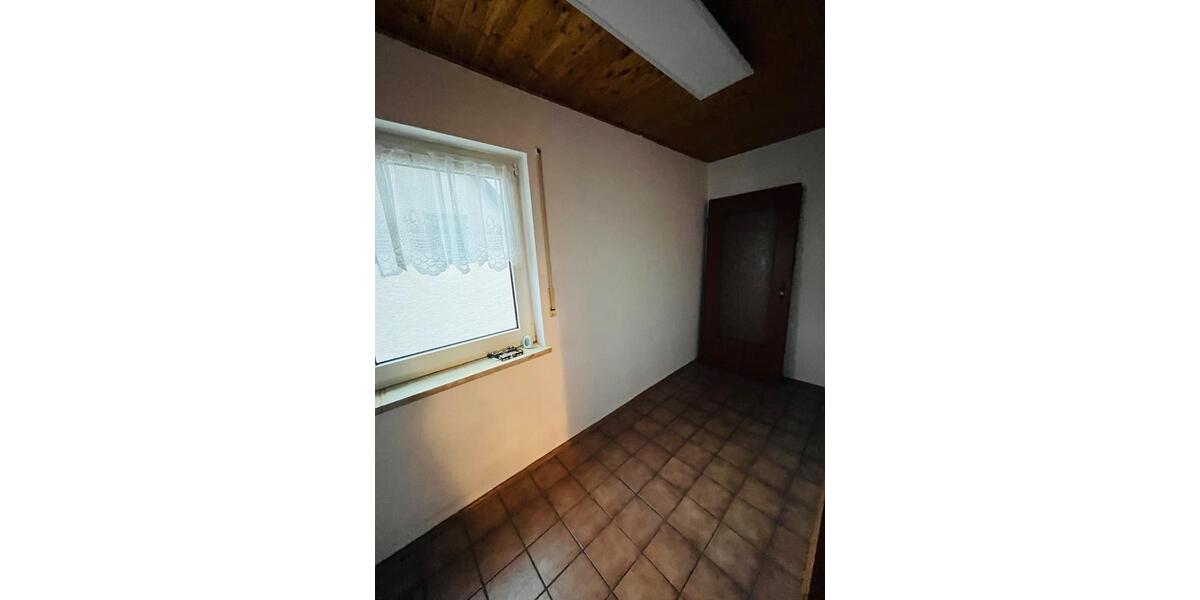 Etagenwohnung Pressath - 2 Zimmer, 74 m&sup2;, 123&euro; | Angebot:26336635
