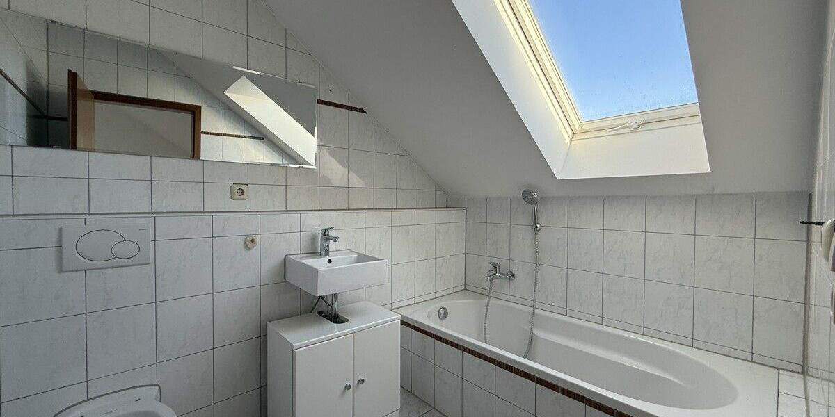 Etagenwohnung Nittendorf - 5 Zimmer, 112 m&sup2;, 299.000&euro; | Angebot:25744417