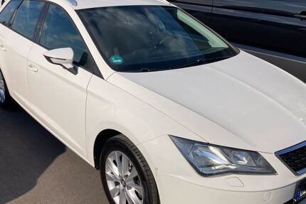 Seat Leon 144.000 km 9.800 &euro; Würzburg 97082