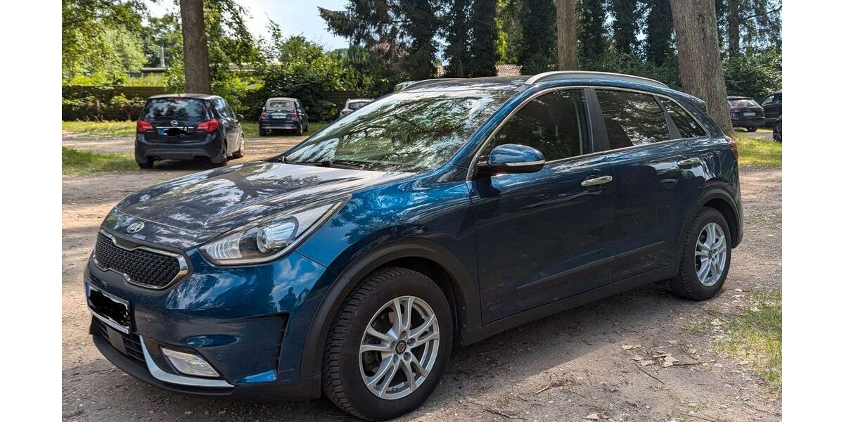 Kia Niro 75.000 km 15.100 &euro; Kiel 24105